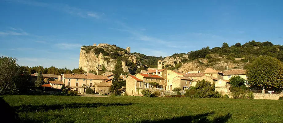 Mornas, medieval village in Provence with a stunning fortress