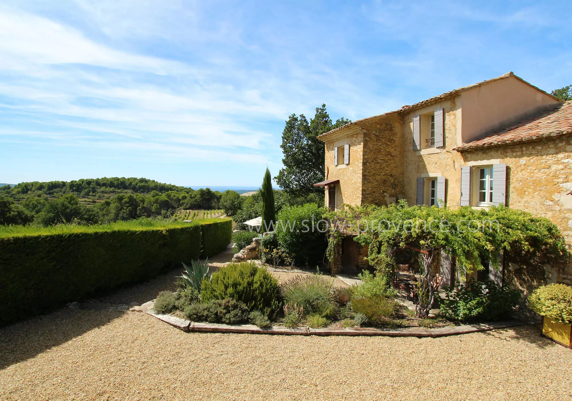 Charm of the Provençal farmhouse