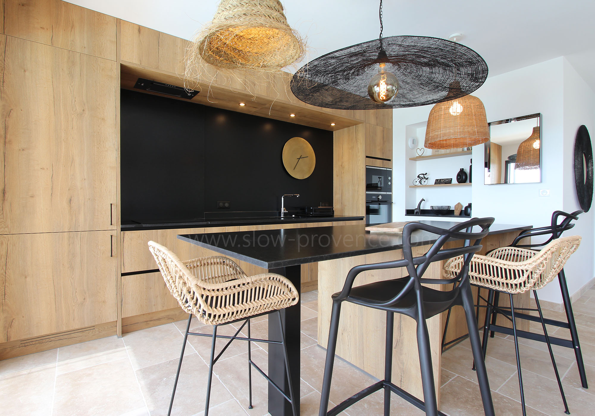 Cuisine équipée et salle à manger