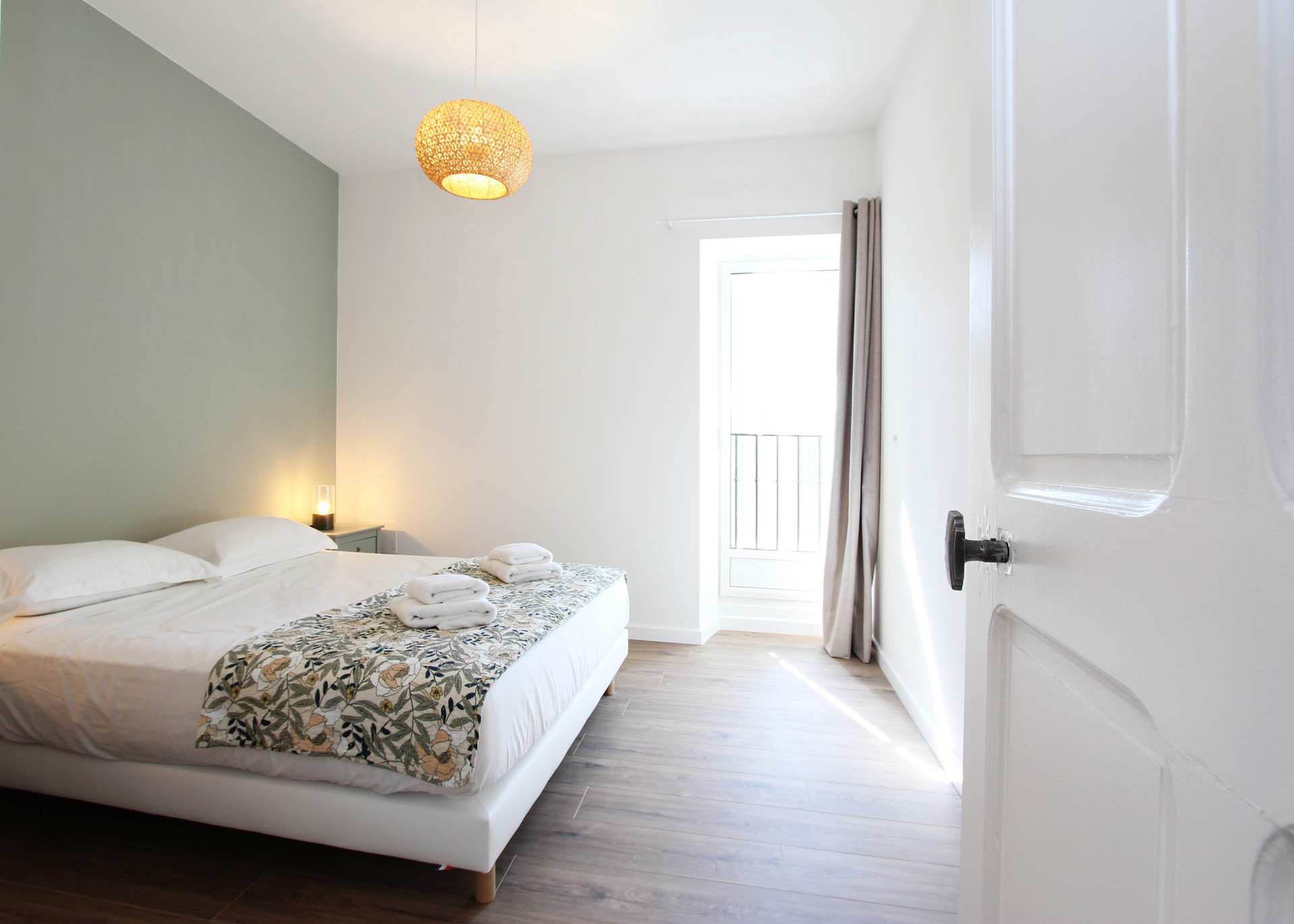 Jolie chambre lumineuse