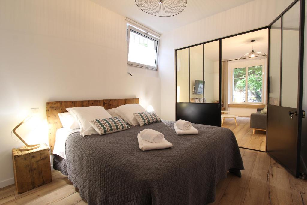 Une chambre confortable et lumineuse