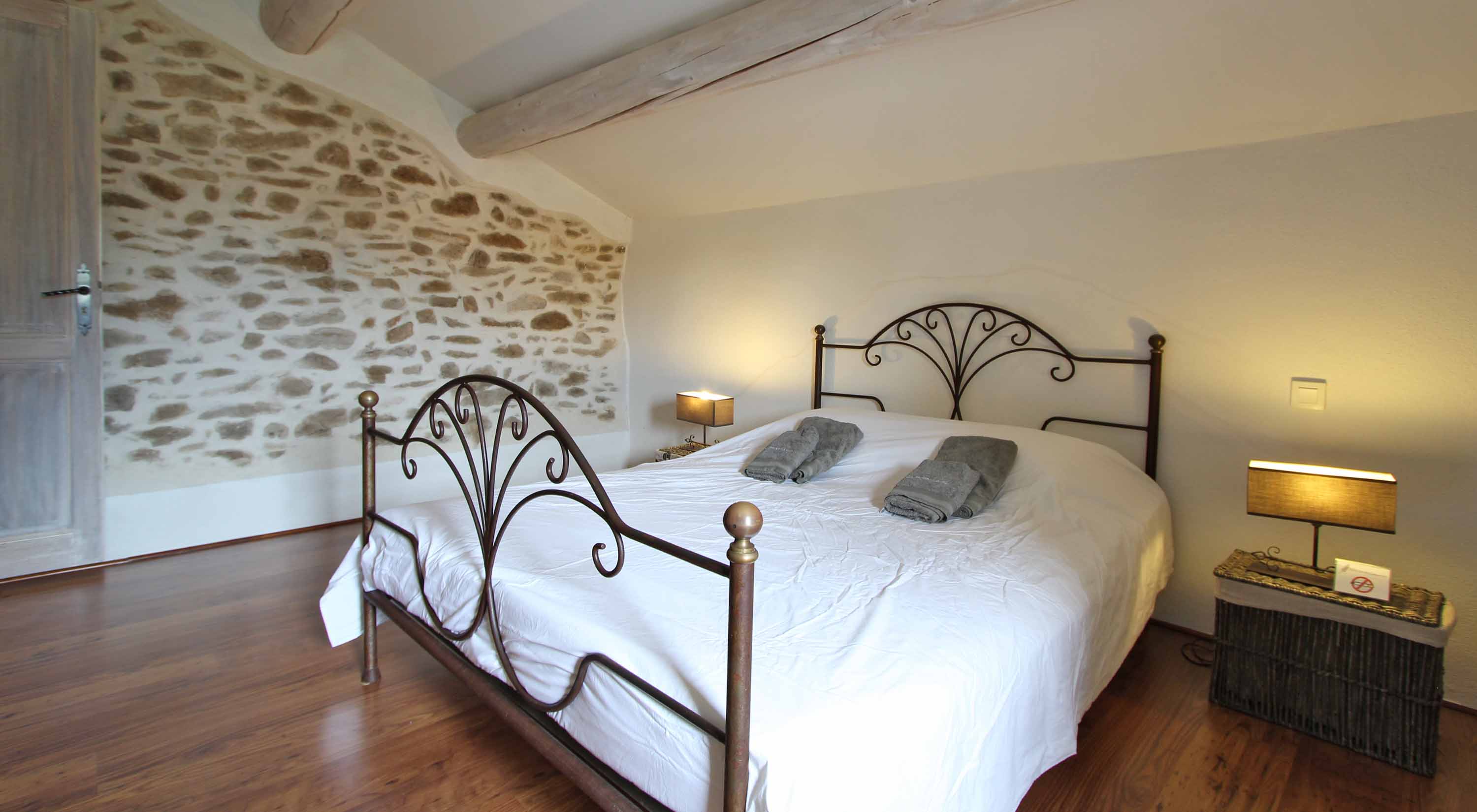Bedroom 6 with 1 double bed 160 and 1 single bed 90