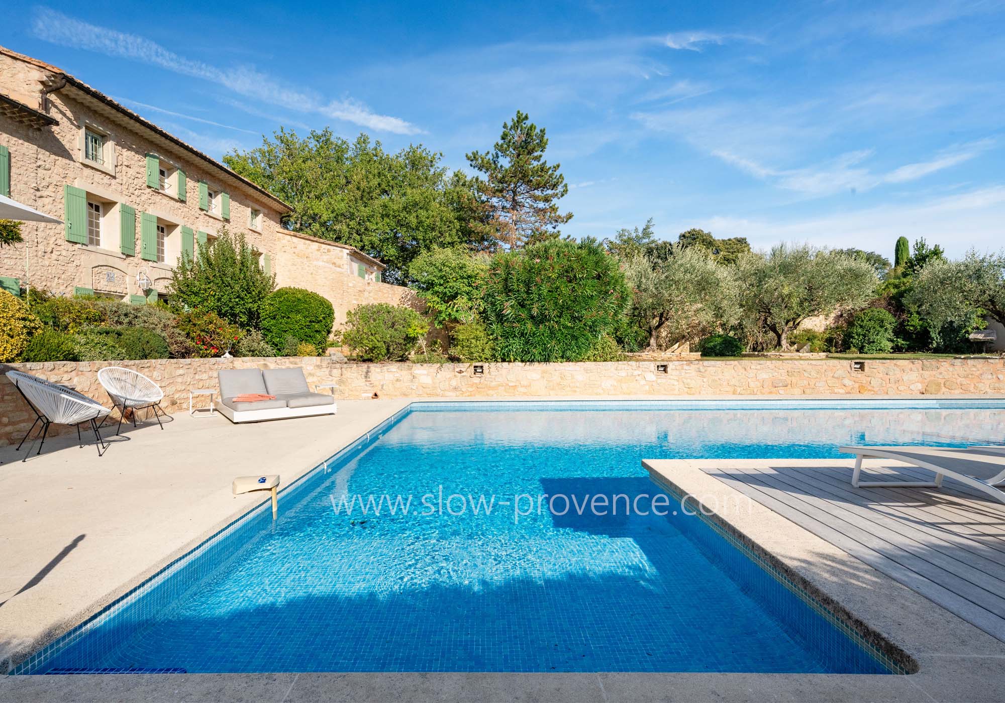 Large 15m heated swimming pool!