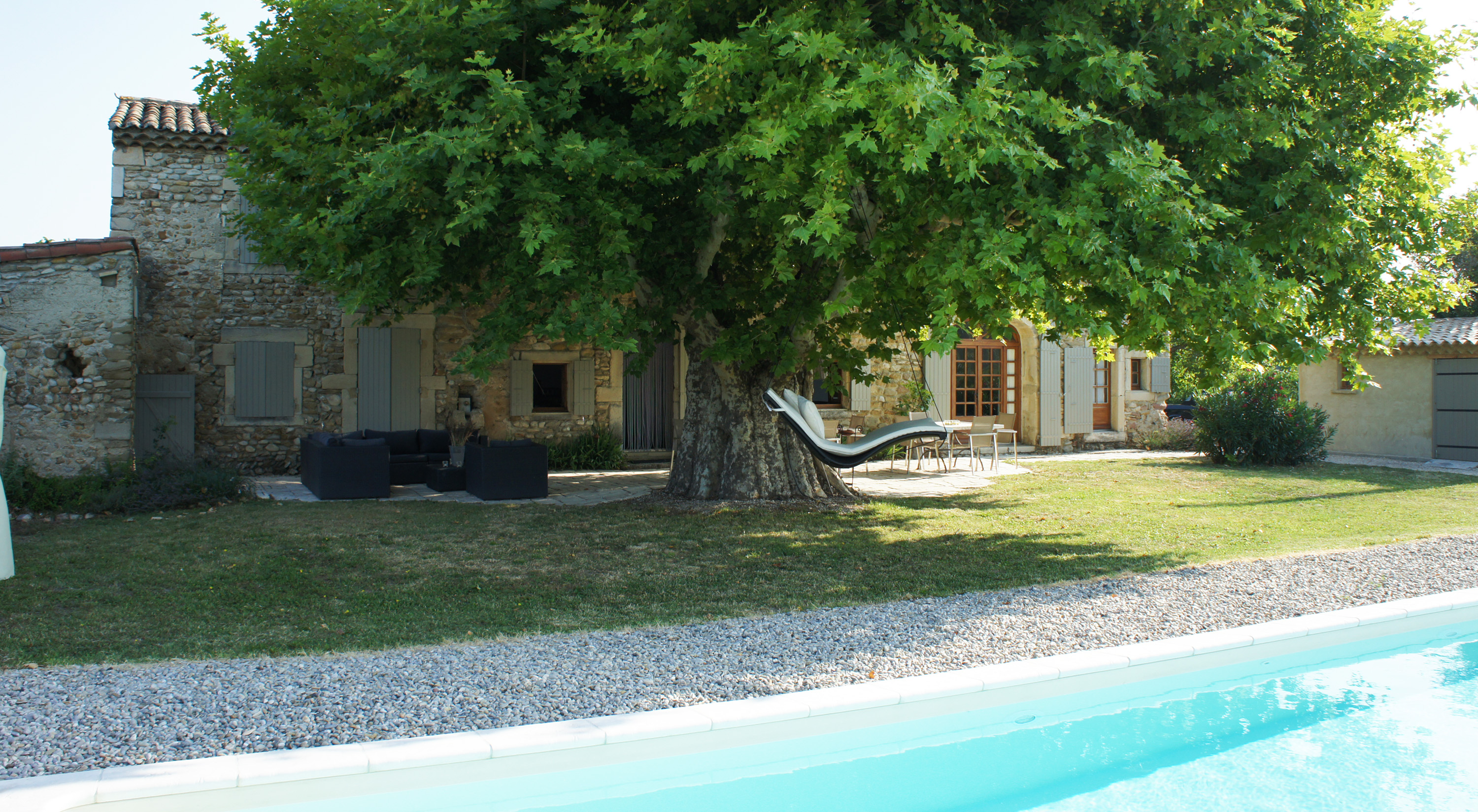 This property is located in a quiet place, amid the vineyards