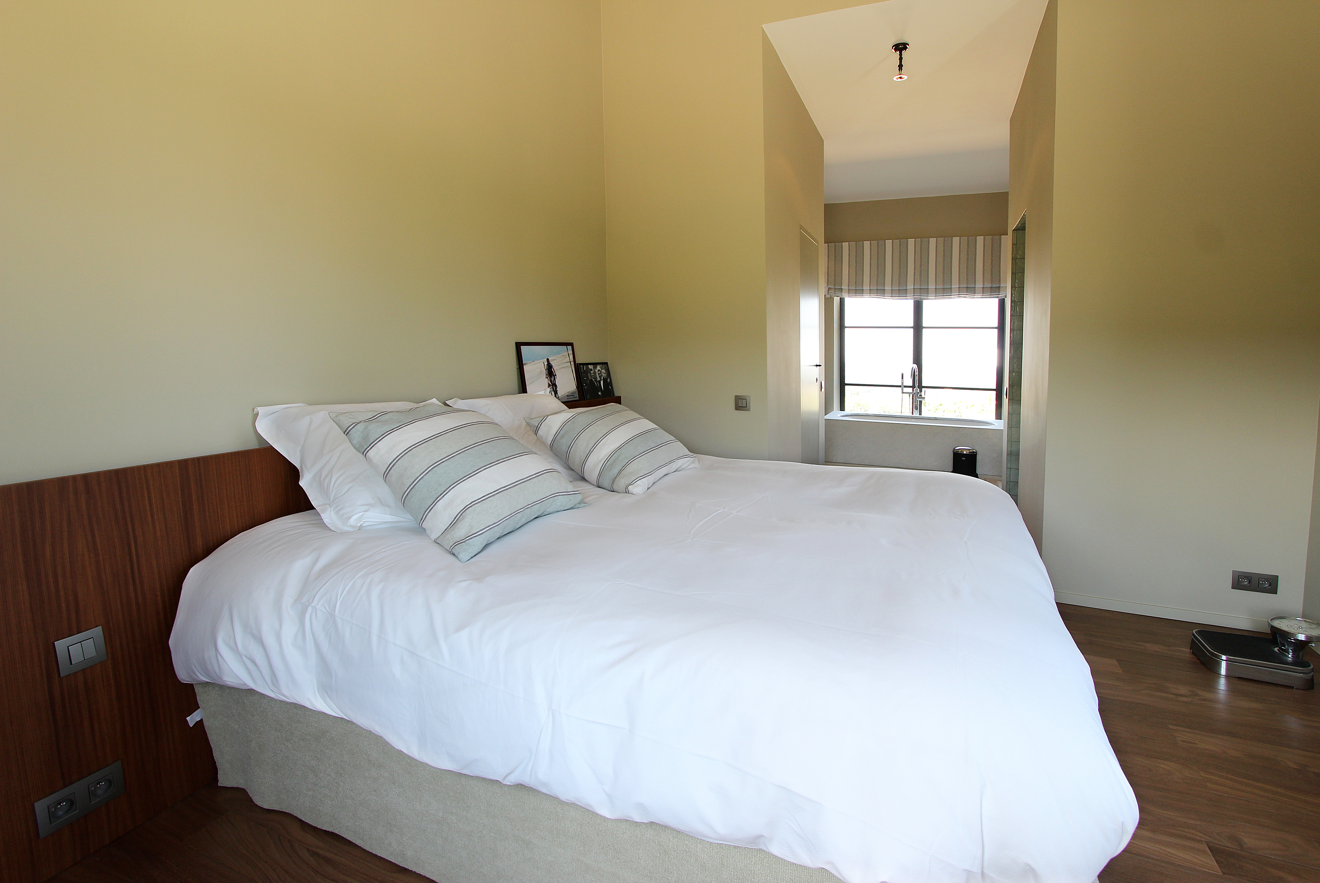 Chambre parentale avec salle de bain