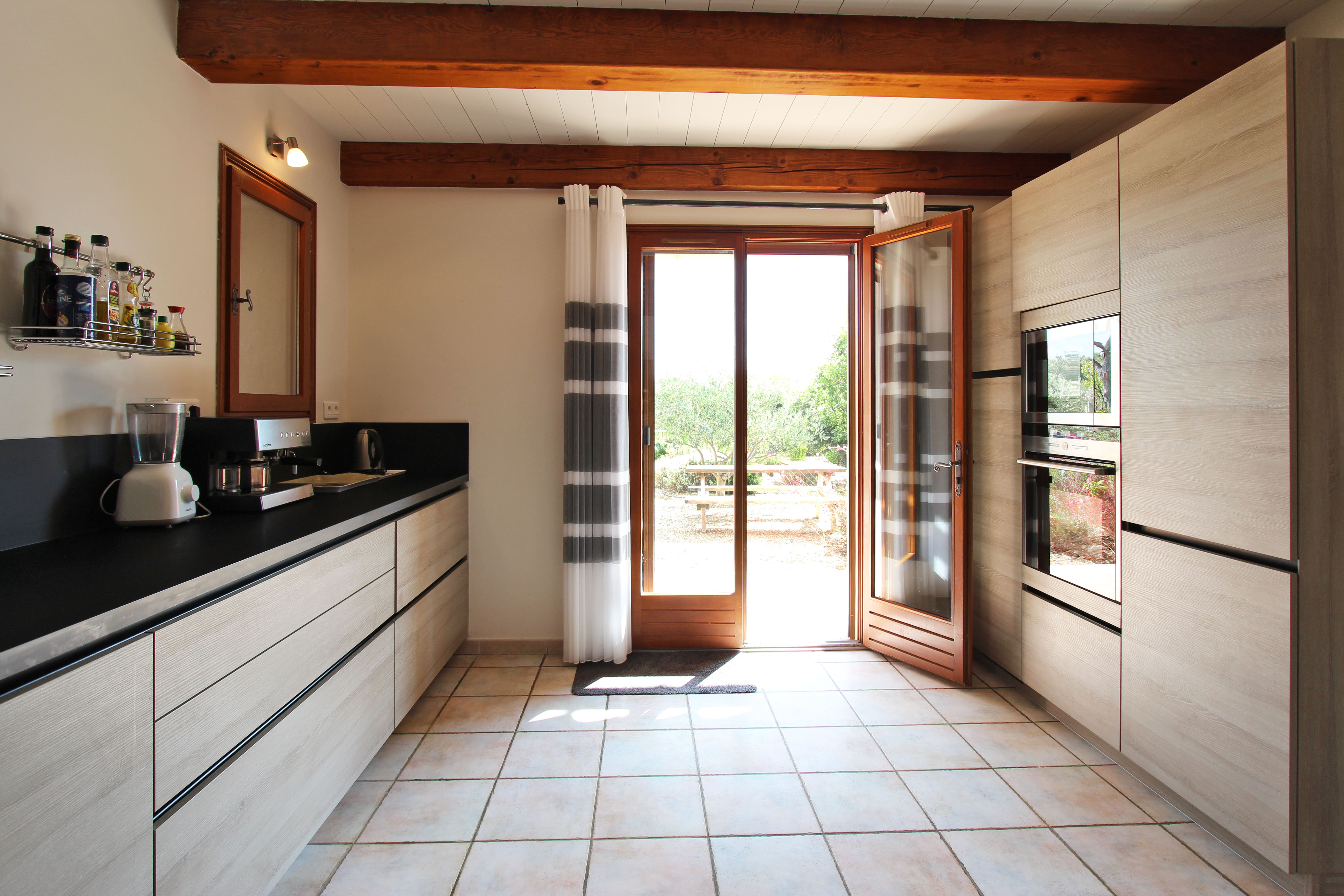 Cuisine ouverte sur la terrasse