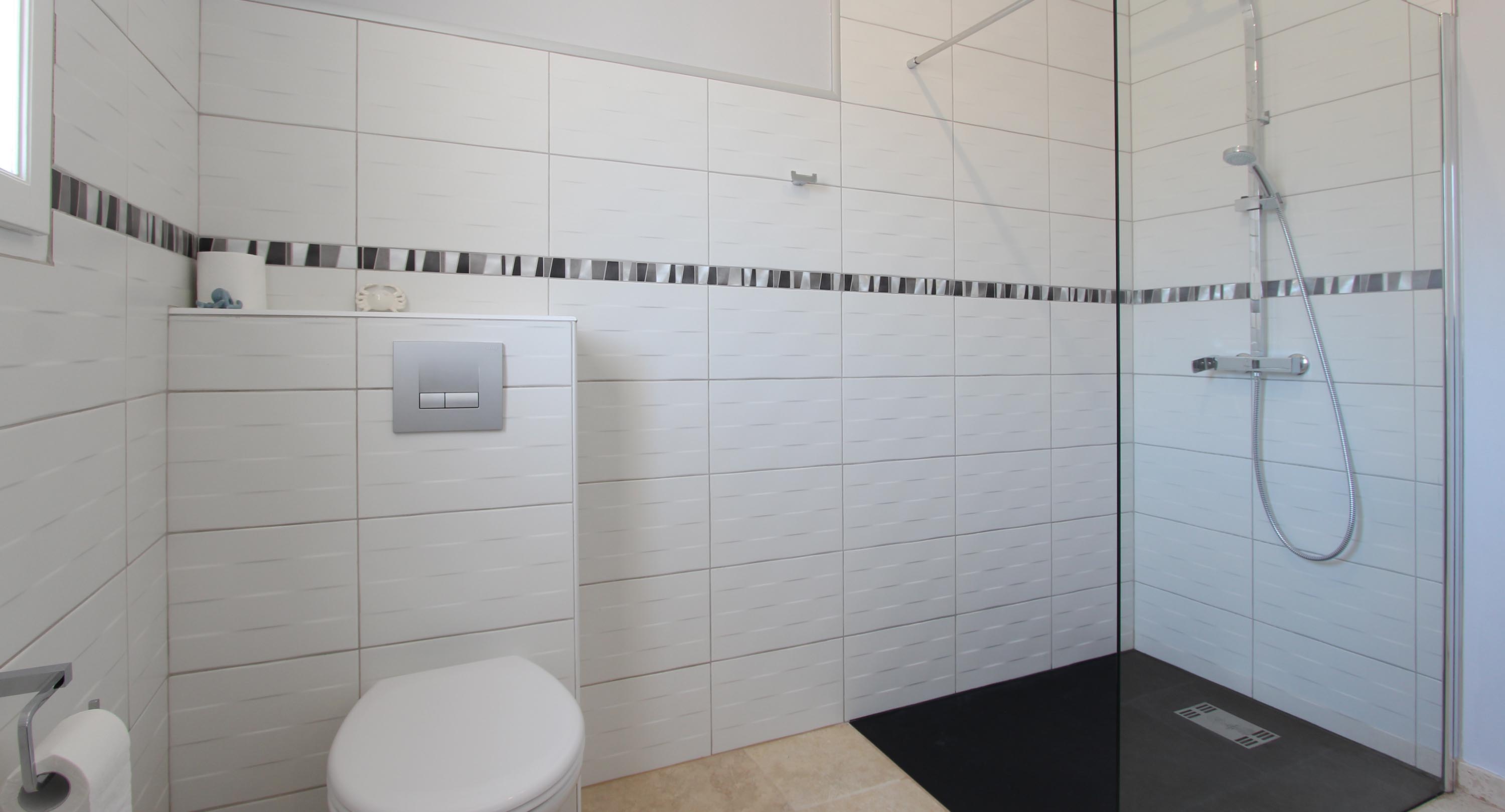 Salle de bain partagée par les chambres 3 et 4