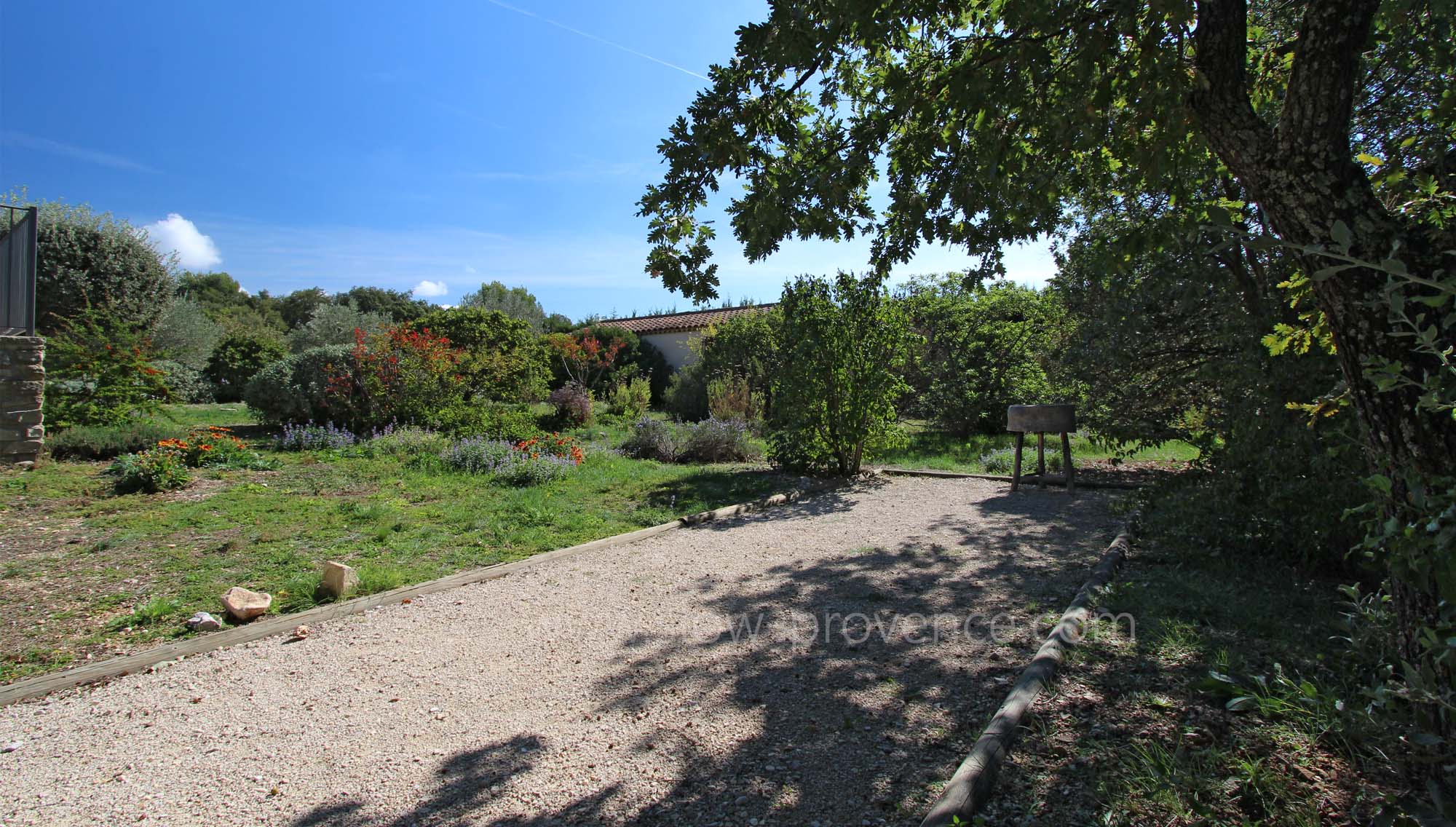Grand jardin clôturé