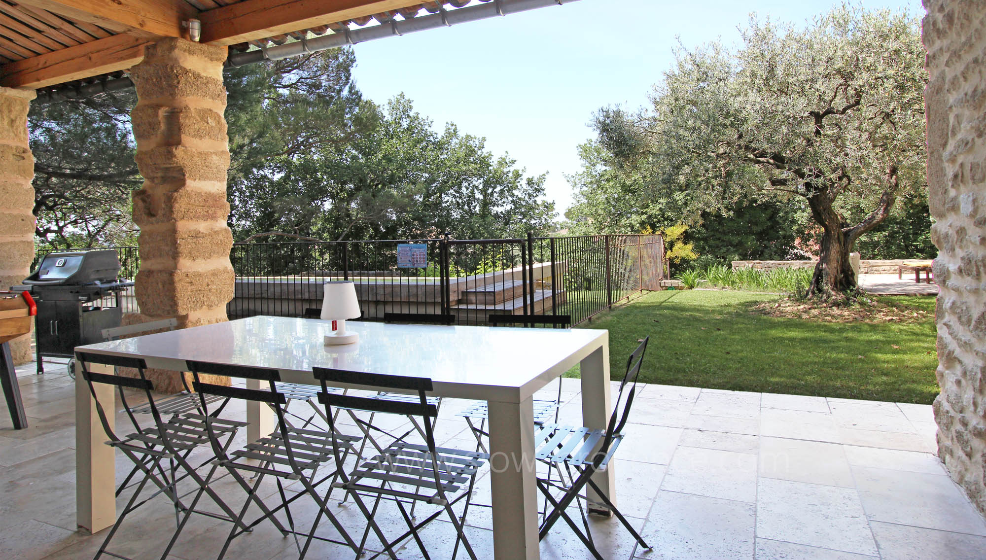 Large table with garden view