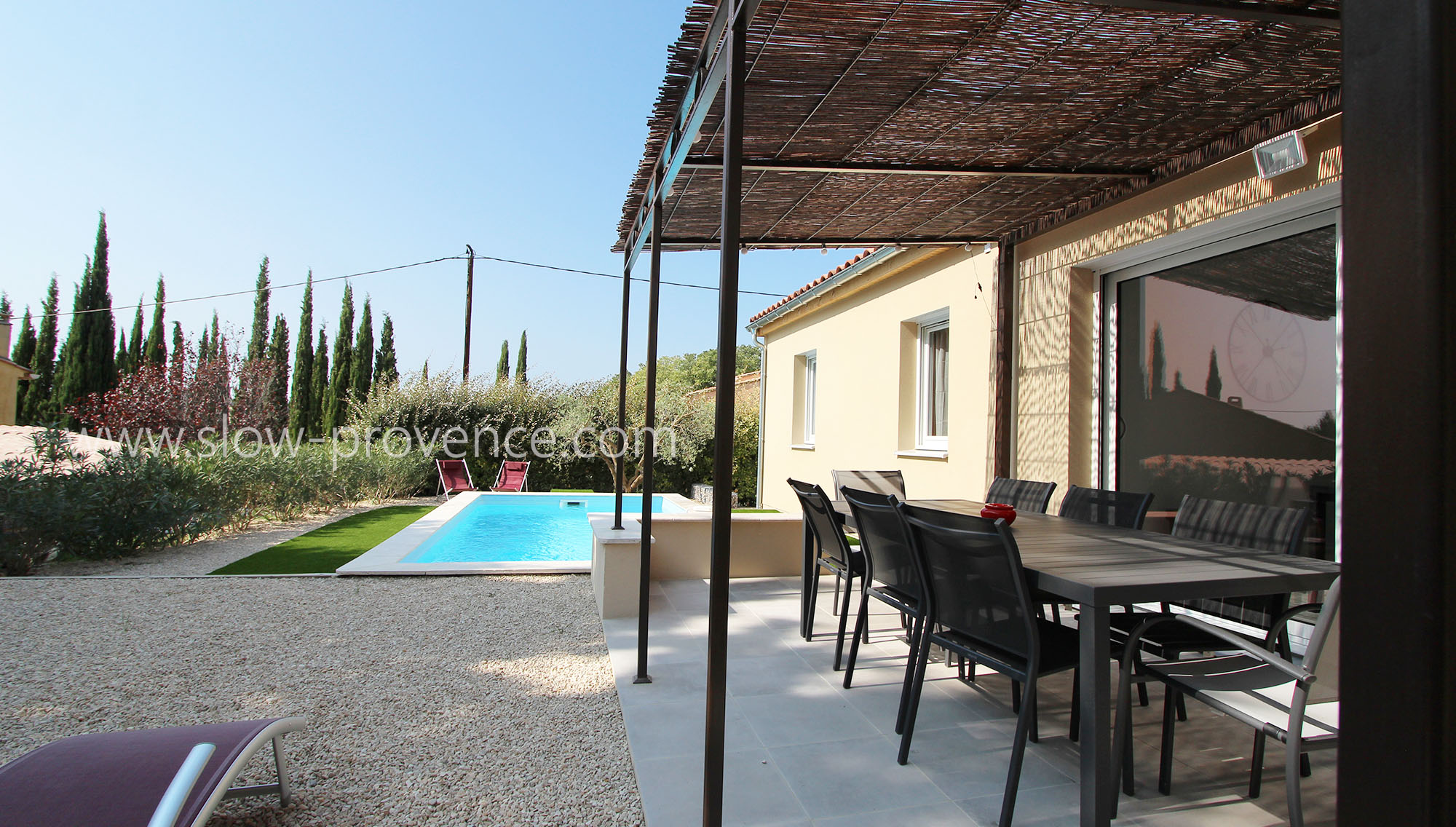 Terrase avec piscine