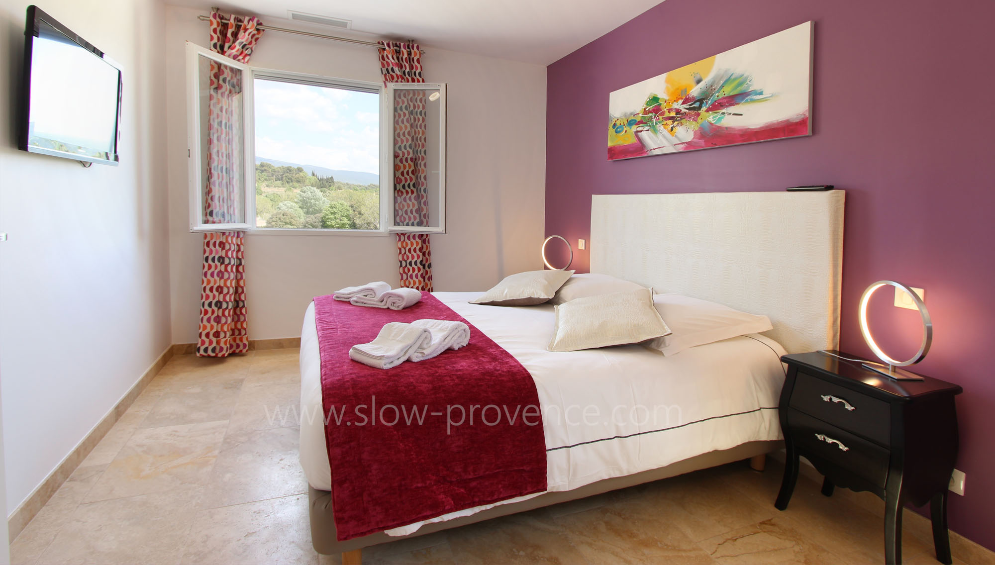 Chambre 5 : lit double 160 X 200 avec TV