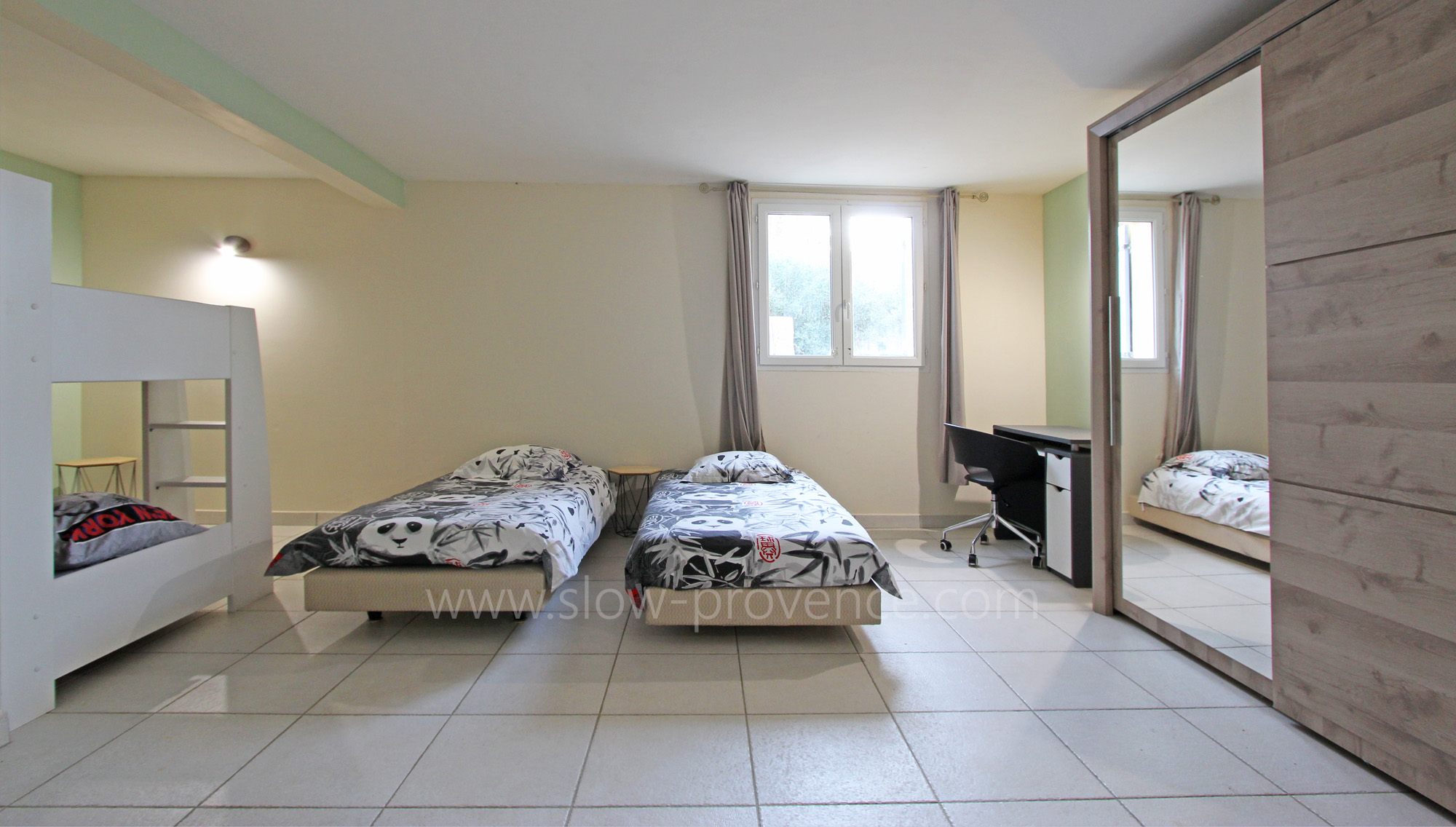 Chambre enfant au sous-sol