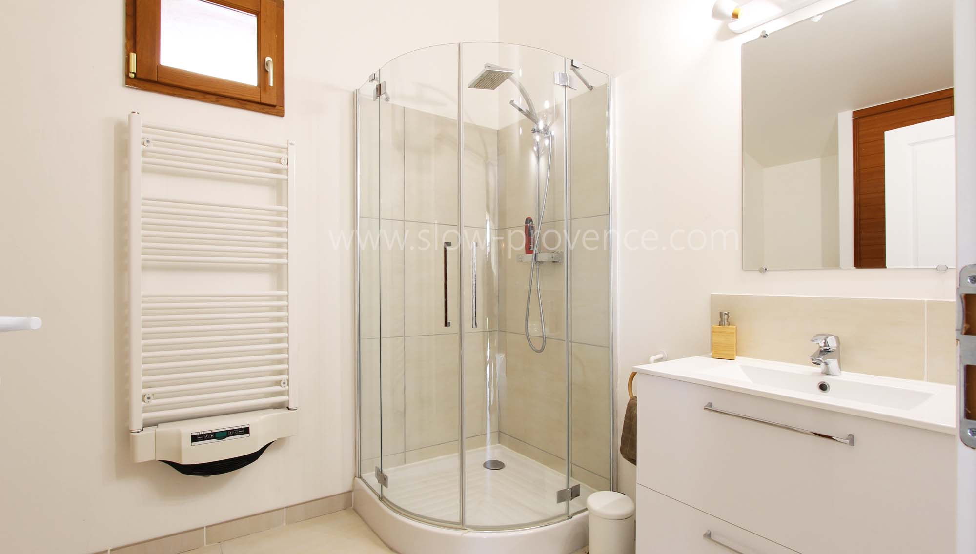Bathroom - bedroom 6