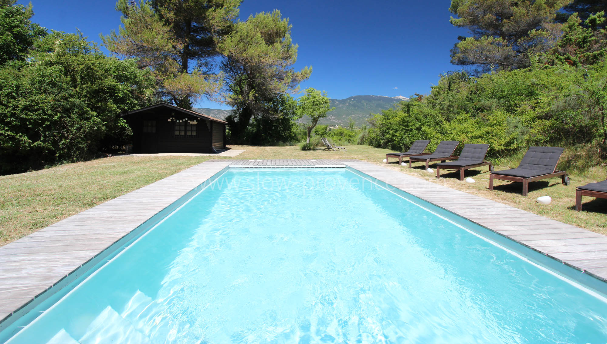 Large private swimming-pool