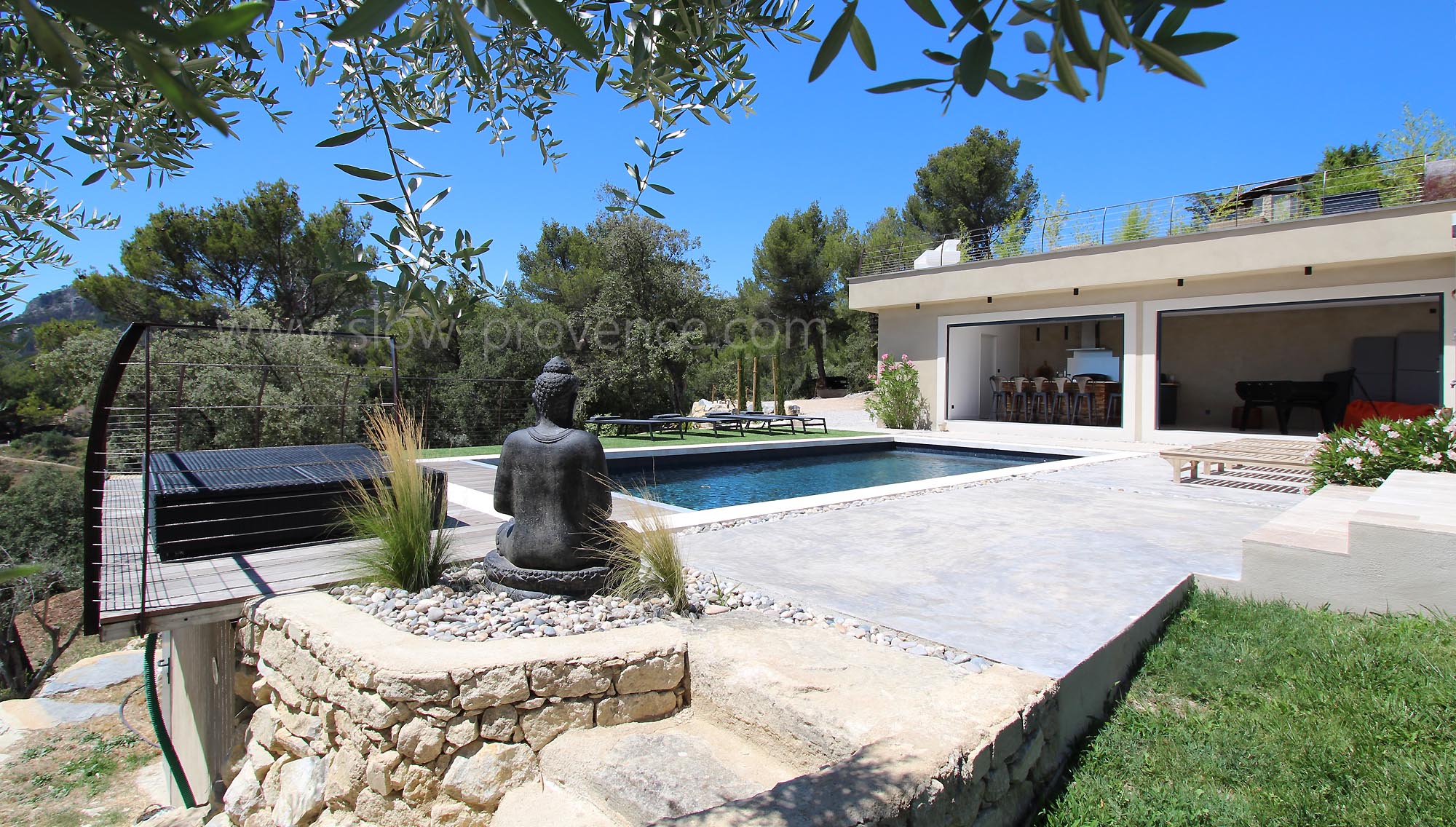 Piscine, poolhouse et rooftop terrasse