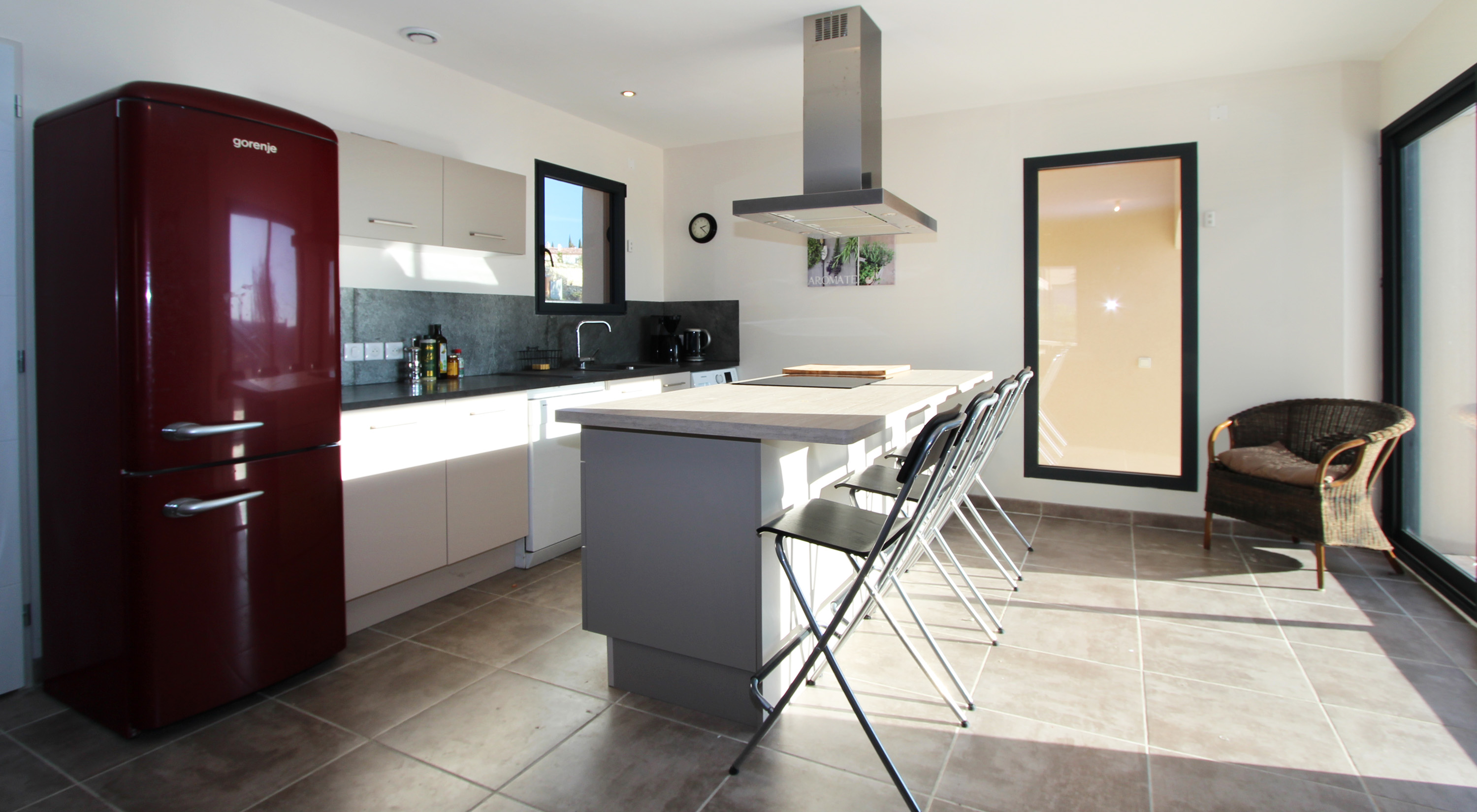 Furnished kitchen open on the terrace