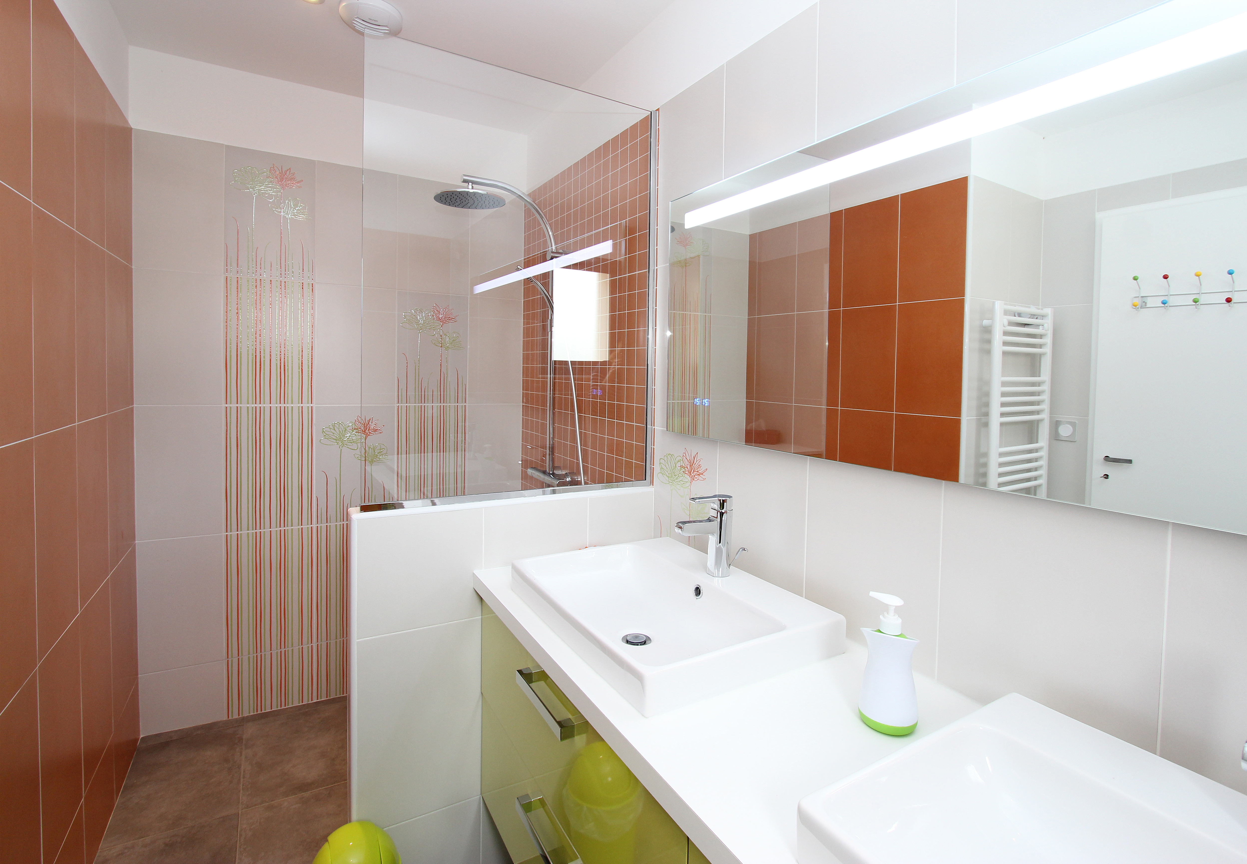 Bathroom 2 - 1st floor