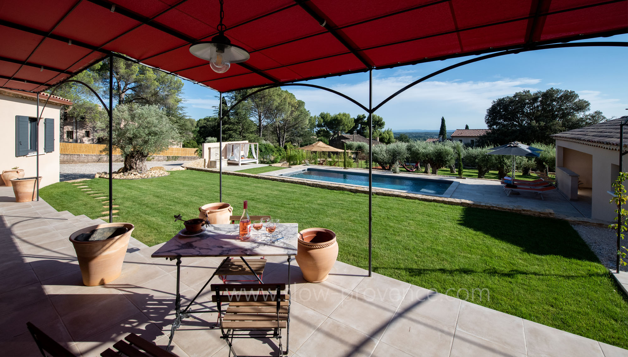 Un grand jardin