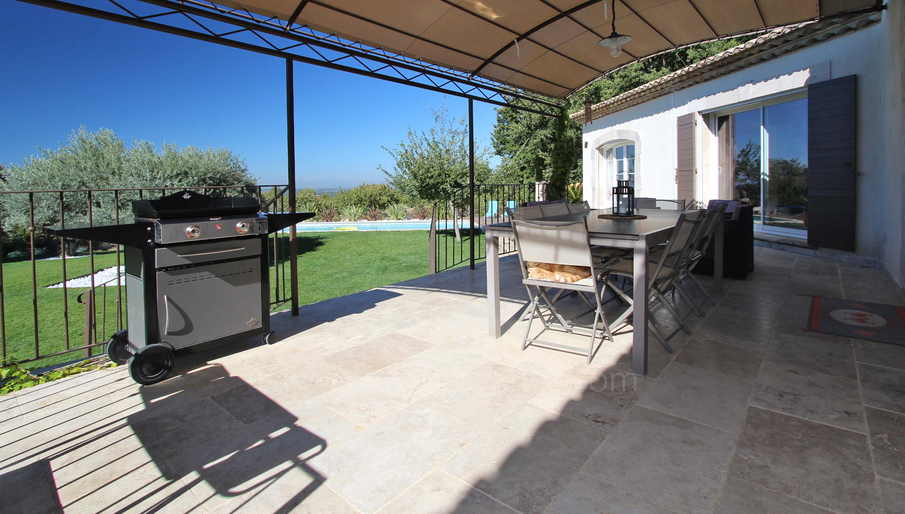Nice shaded terrace