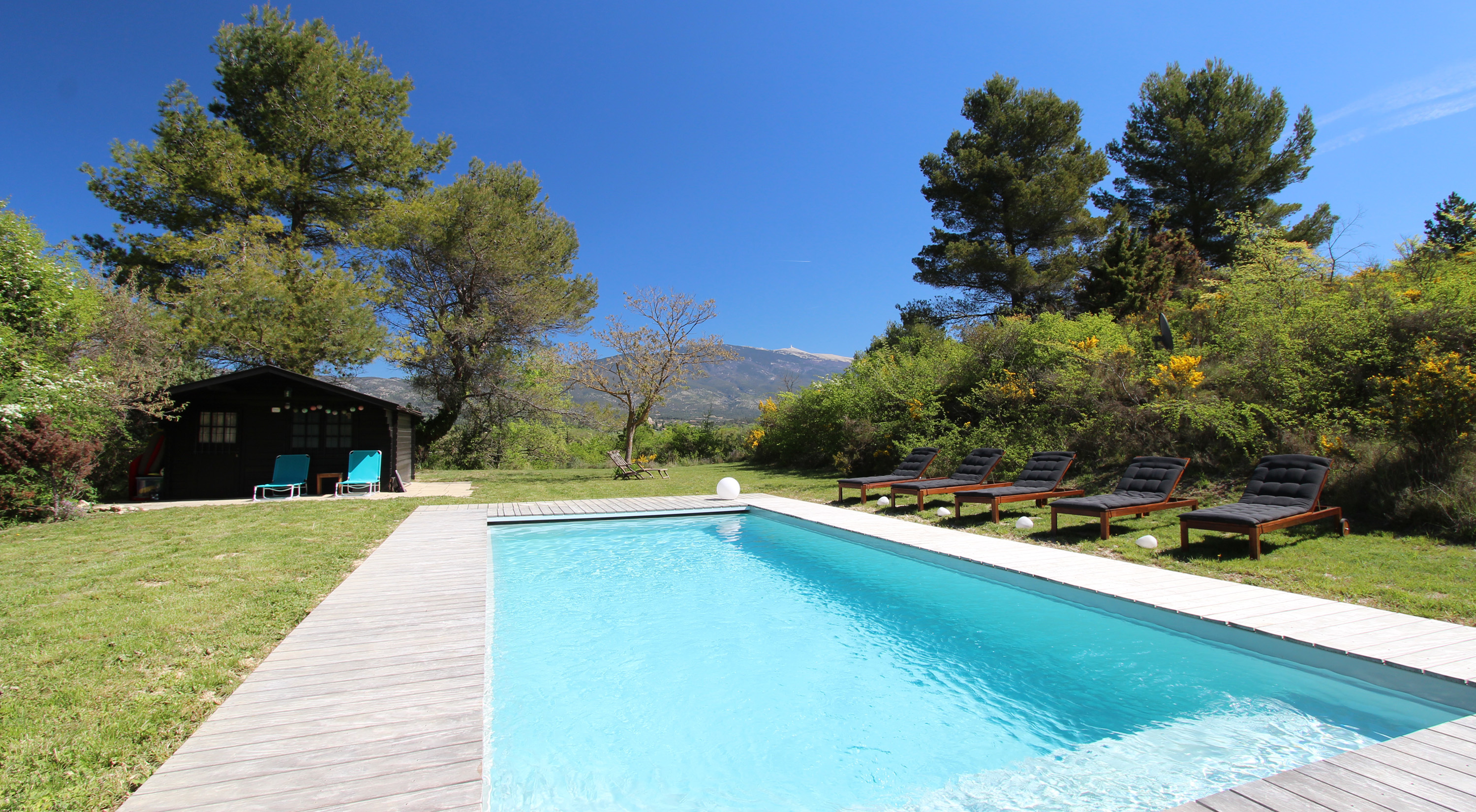 Nice private swimming-pool with view
