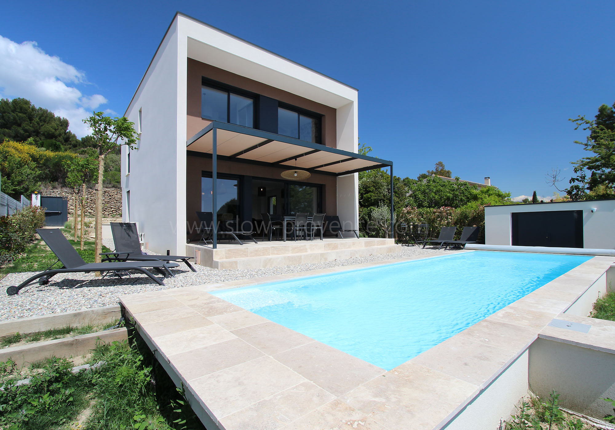 Villa contemporaine avec vue dominante à Bedoin