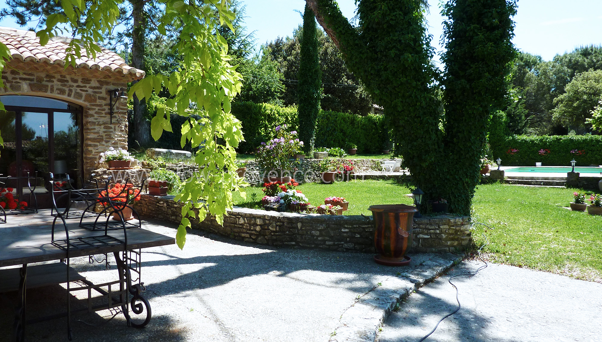 Belle terrasse ombragée