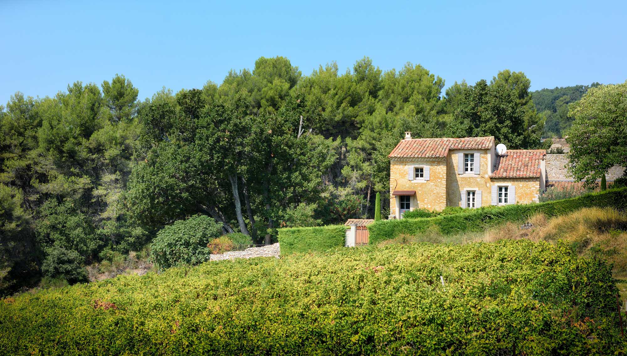 Farmhouse in the middle of nature