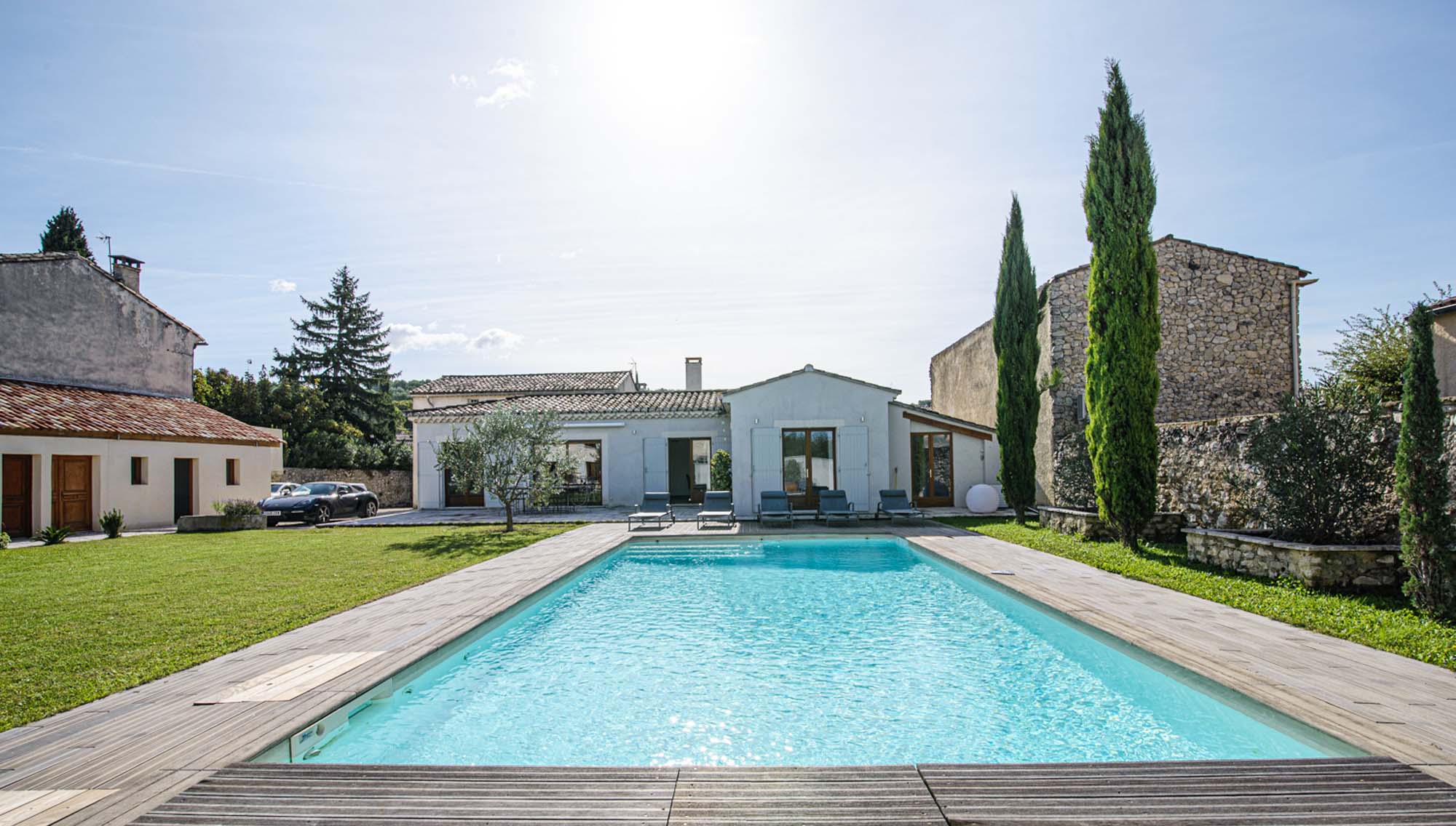 Heated swimming-pool