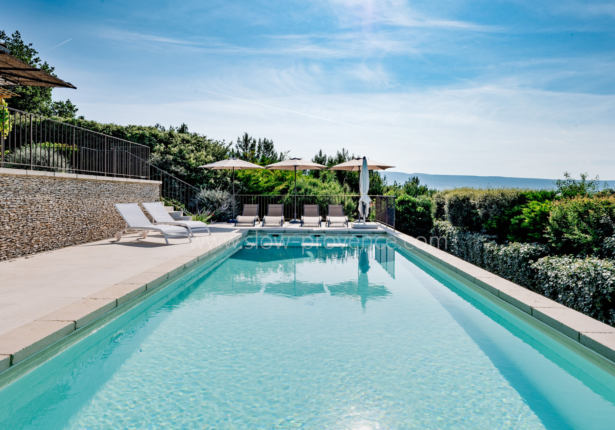 Superbe piscine privée chauffée de 12x4m