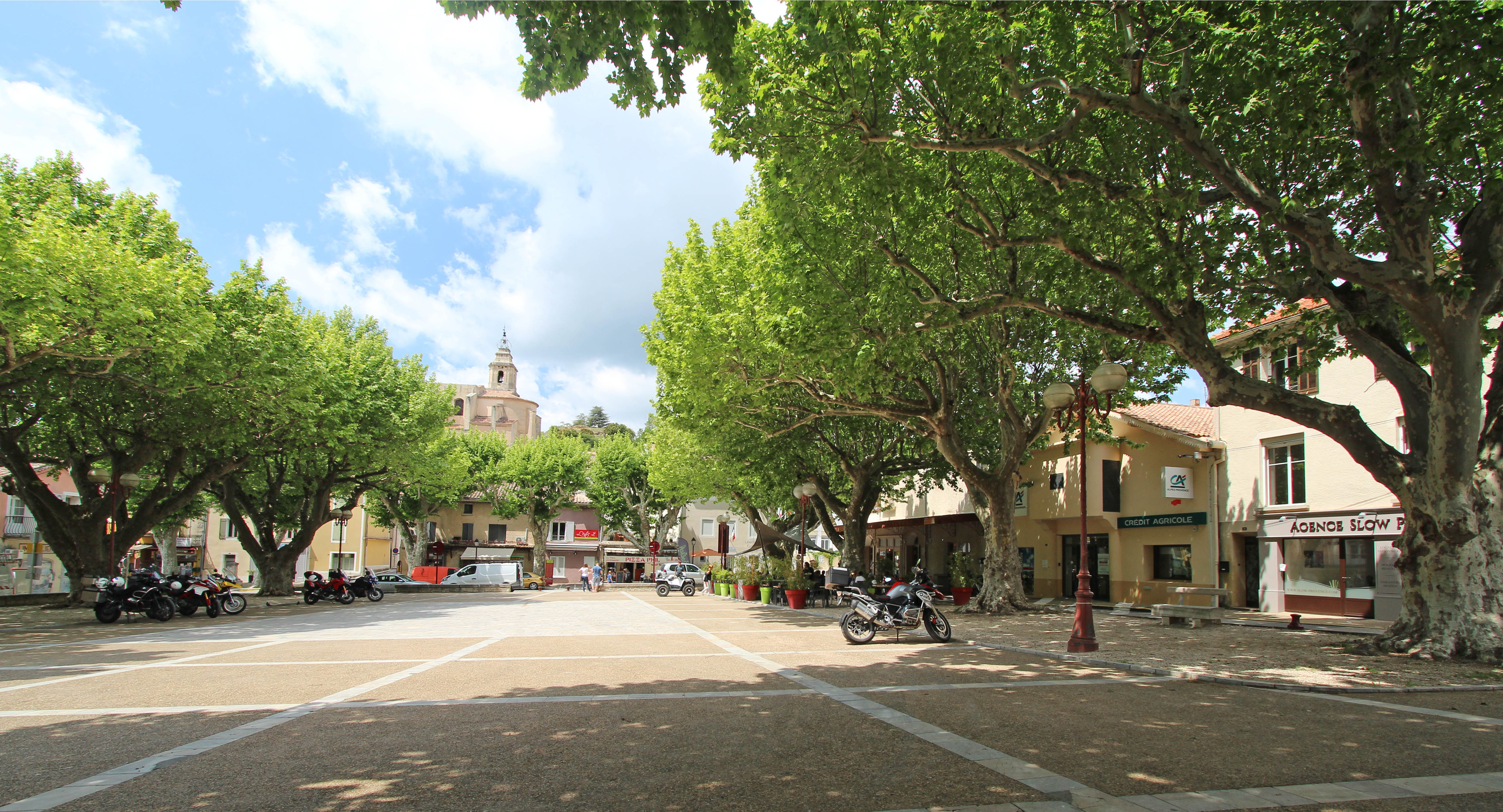 Bel appartement sur la place du village de Bedoin