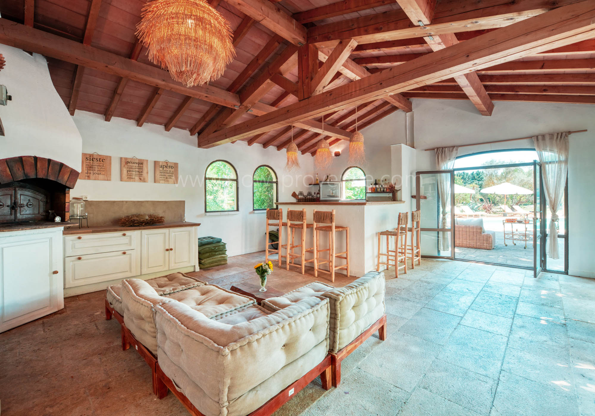 Le grand pool-house tout confort
