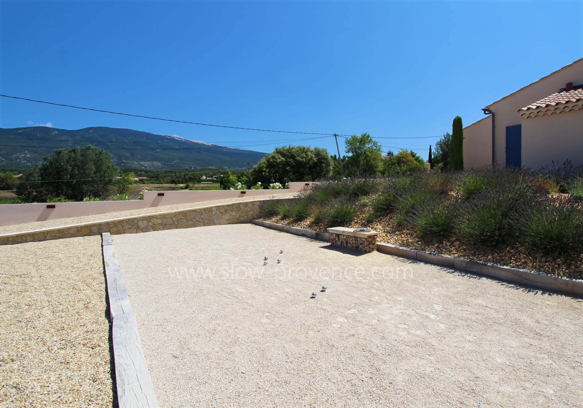 Petanque court