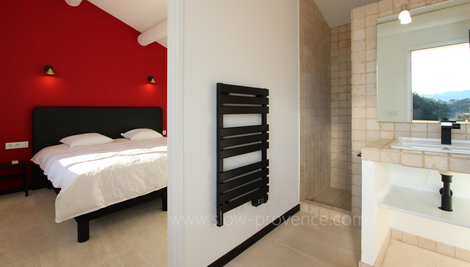 Bedroom 5 (independent access, by the pool) with its en-suite shower room