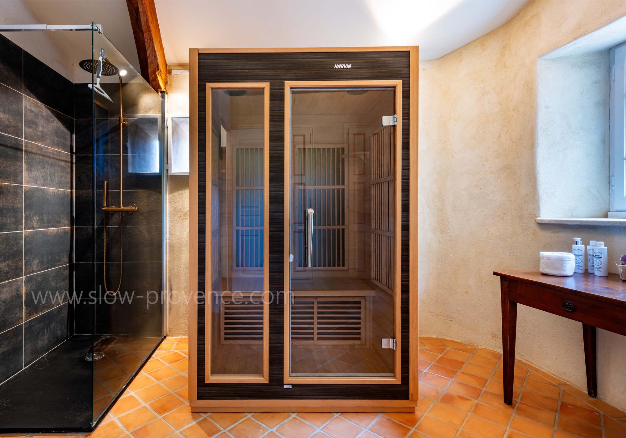 Shower room 2