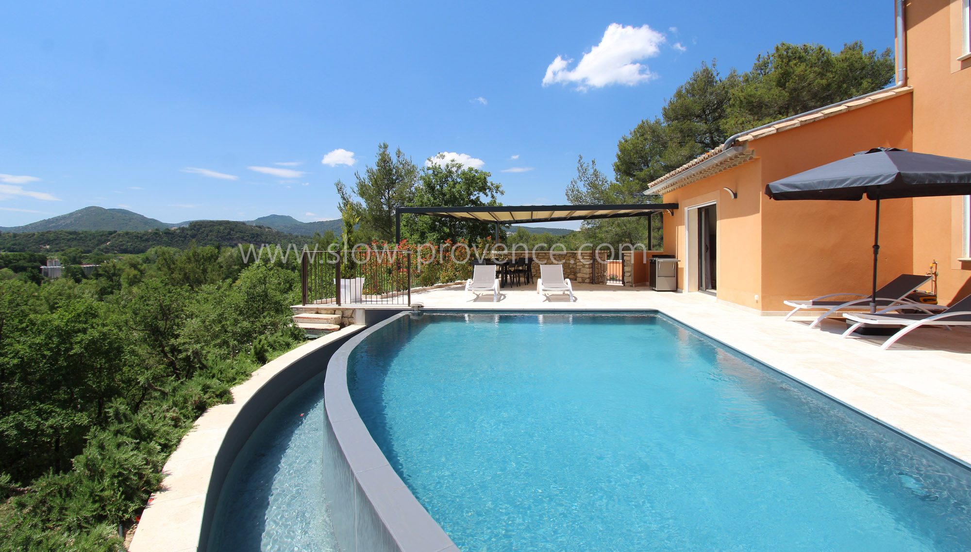 Piscine plein sud