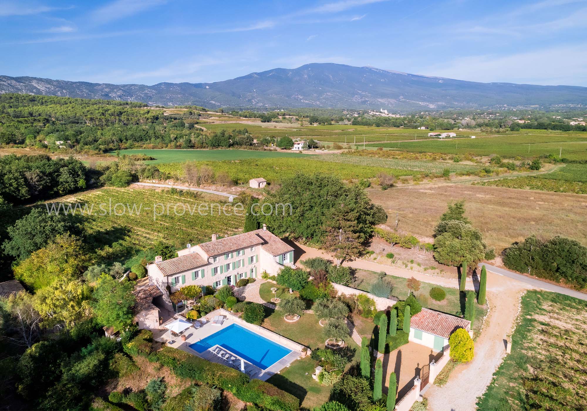 Large authentic Provencal farmhouse at the foot of Mont Ventoux