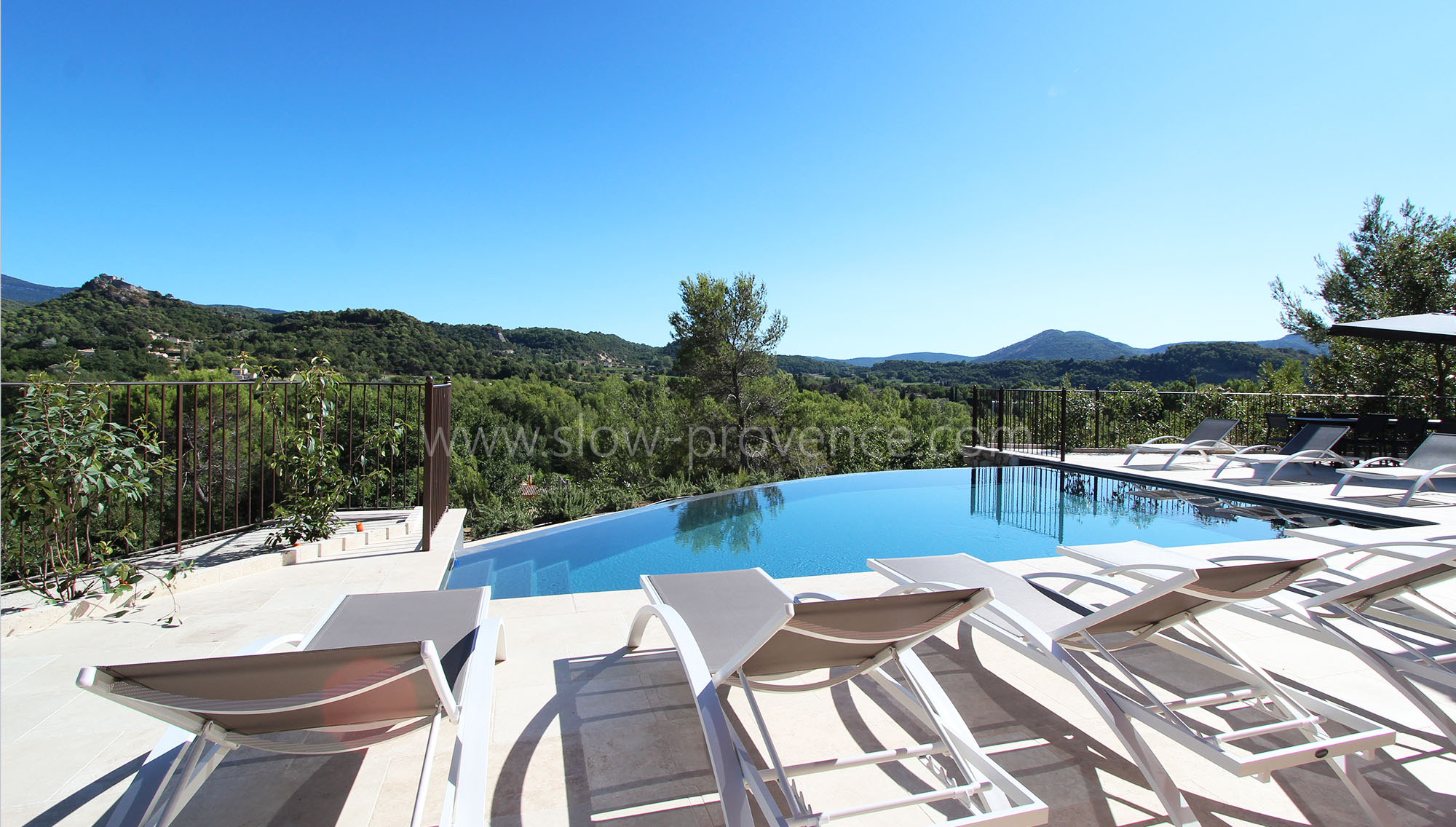 La Villa Olympe et sa piscine à débordement