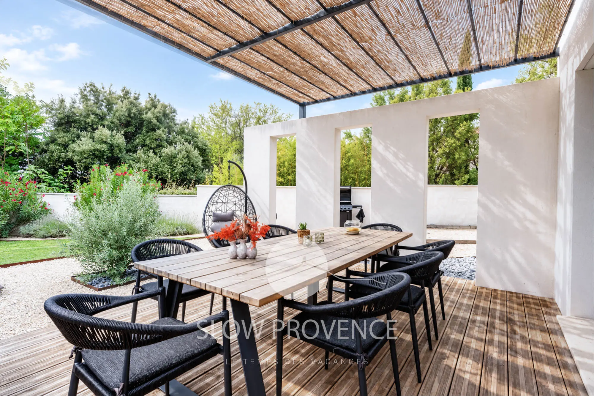 Grande terrasse ombragée