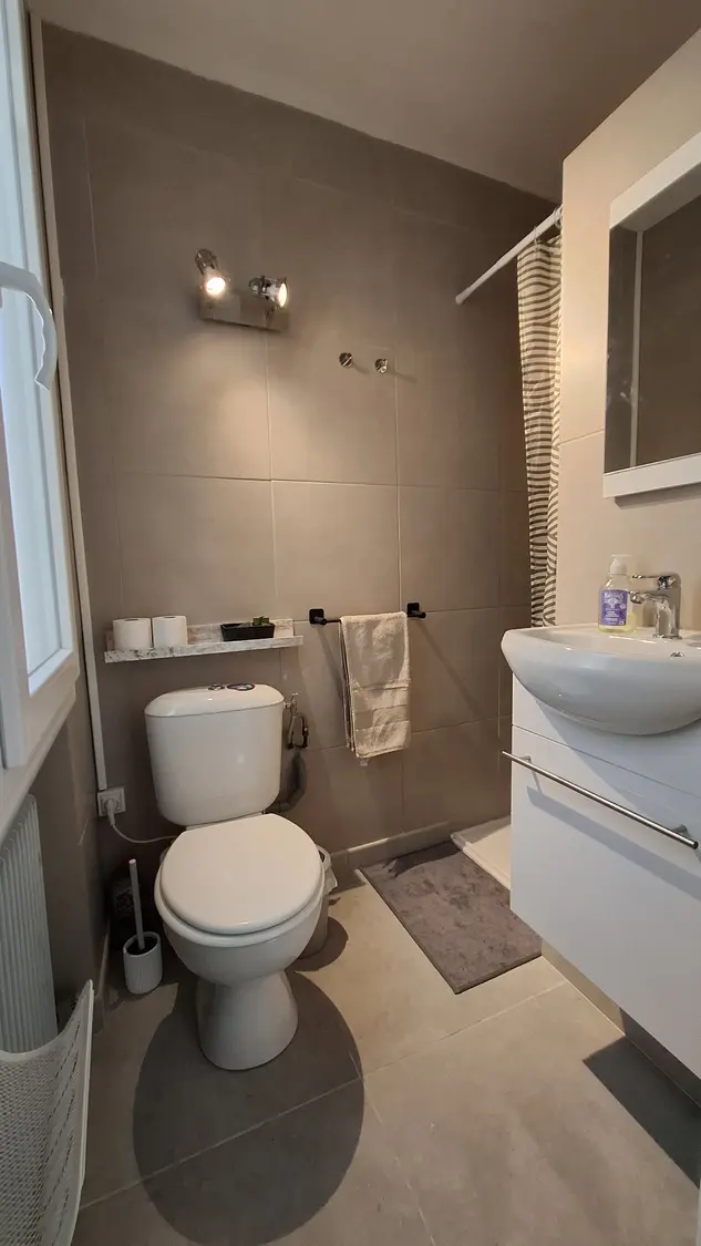 Privédouchekamer slaapkamer 1