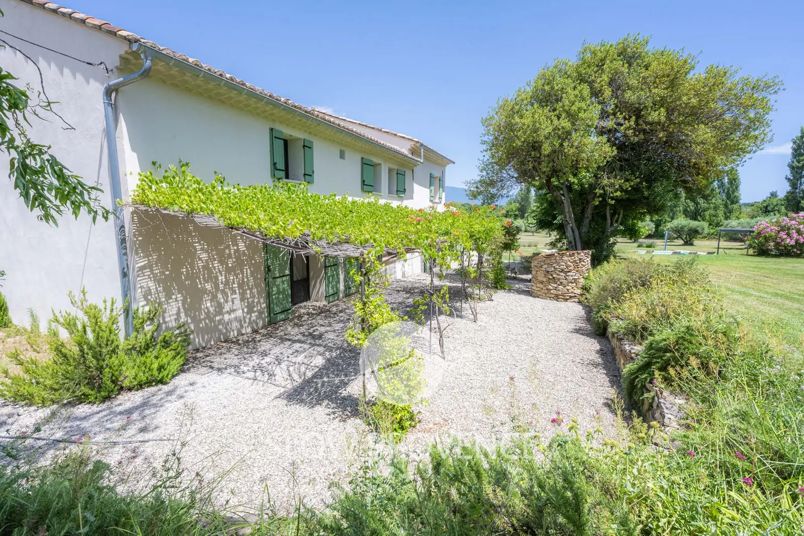 Mas Provençal totalement rénové