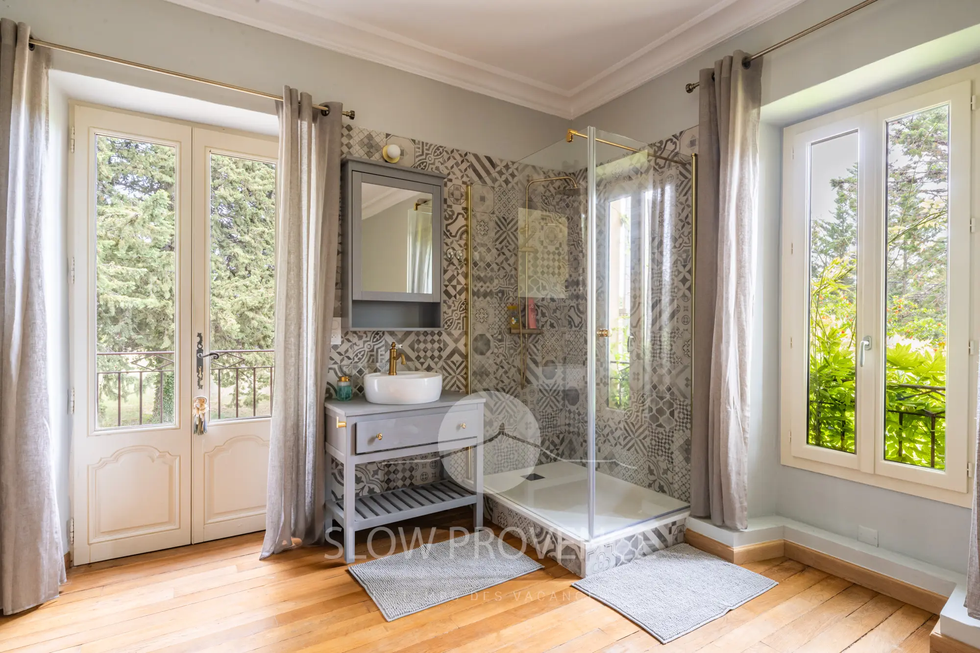 Und privates Duschbad