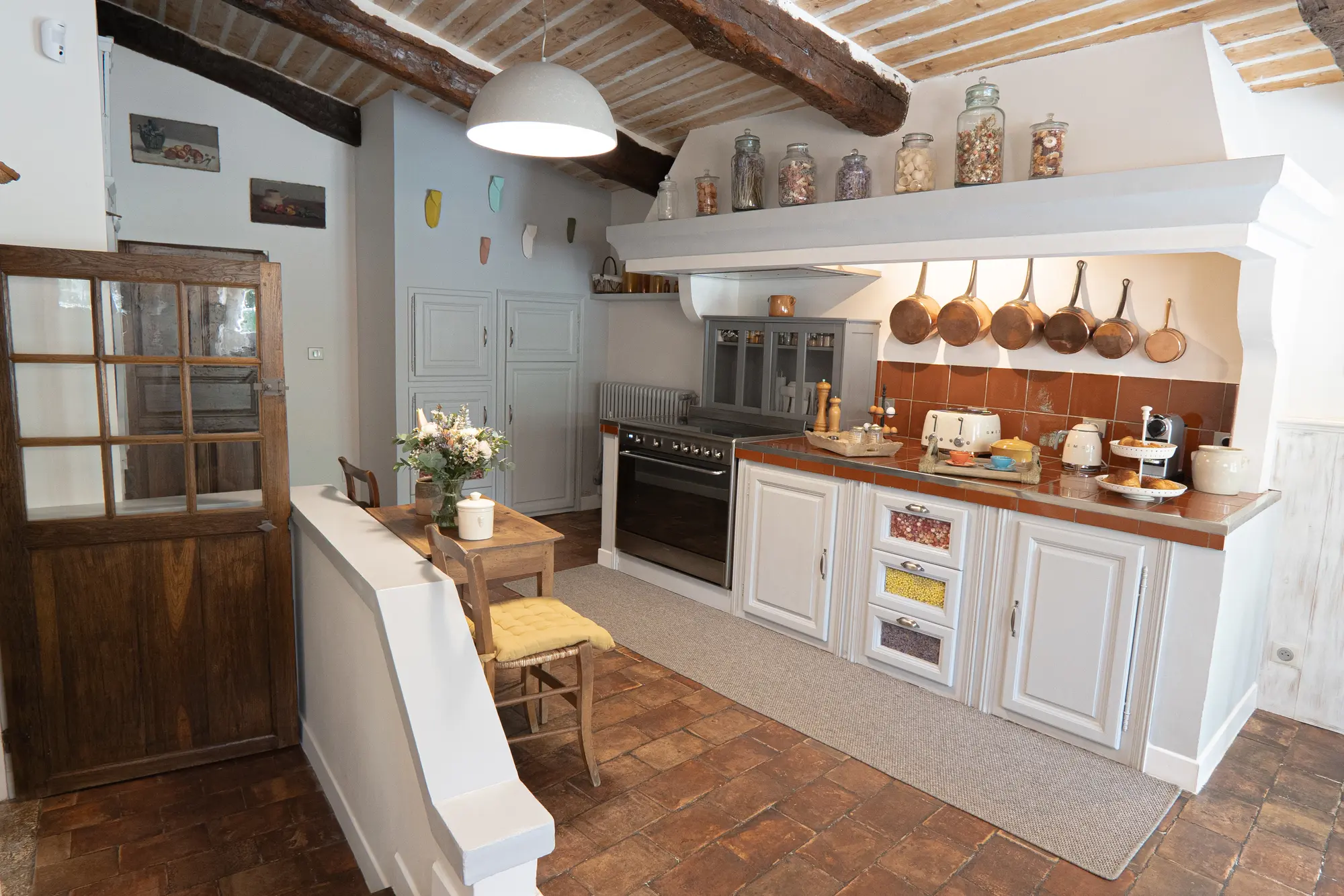 Fully equipped kitchen