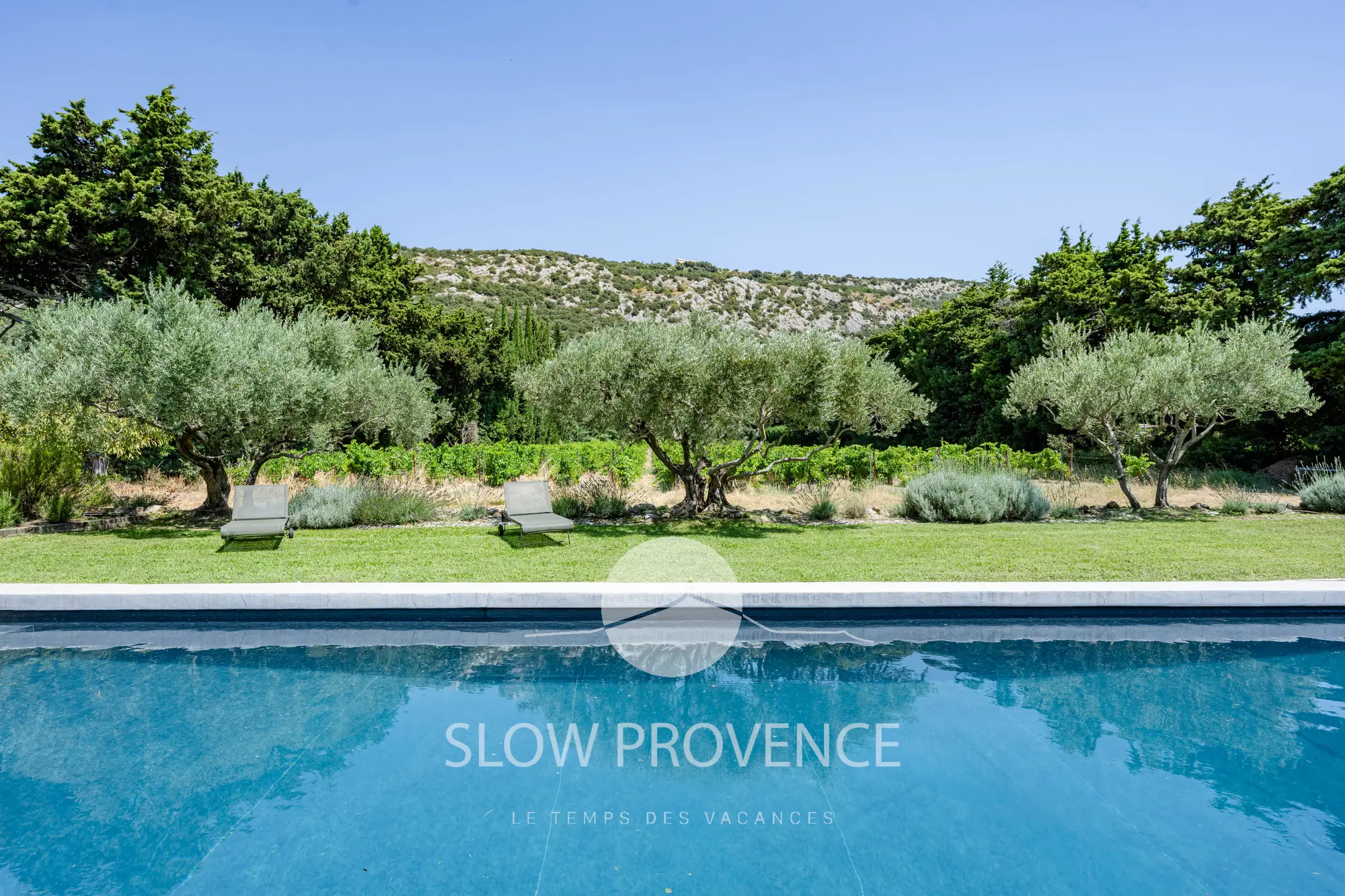 Large private pool and peaceful surroundings