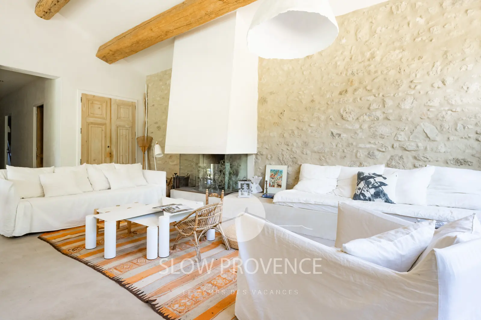 Bright living room with minimalist décor