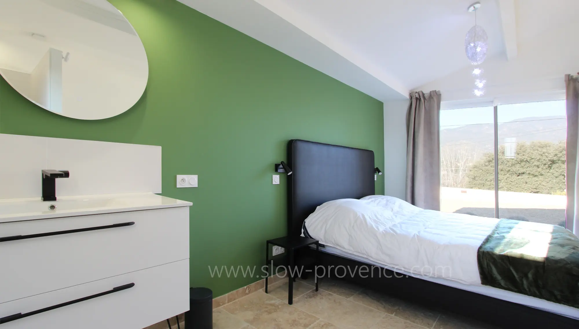 Access to the front of the house