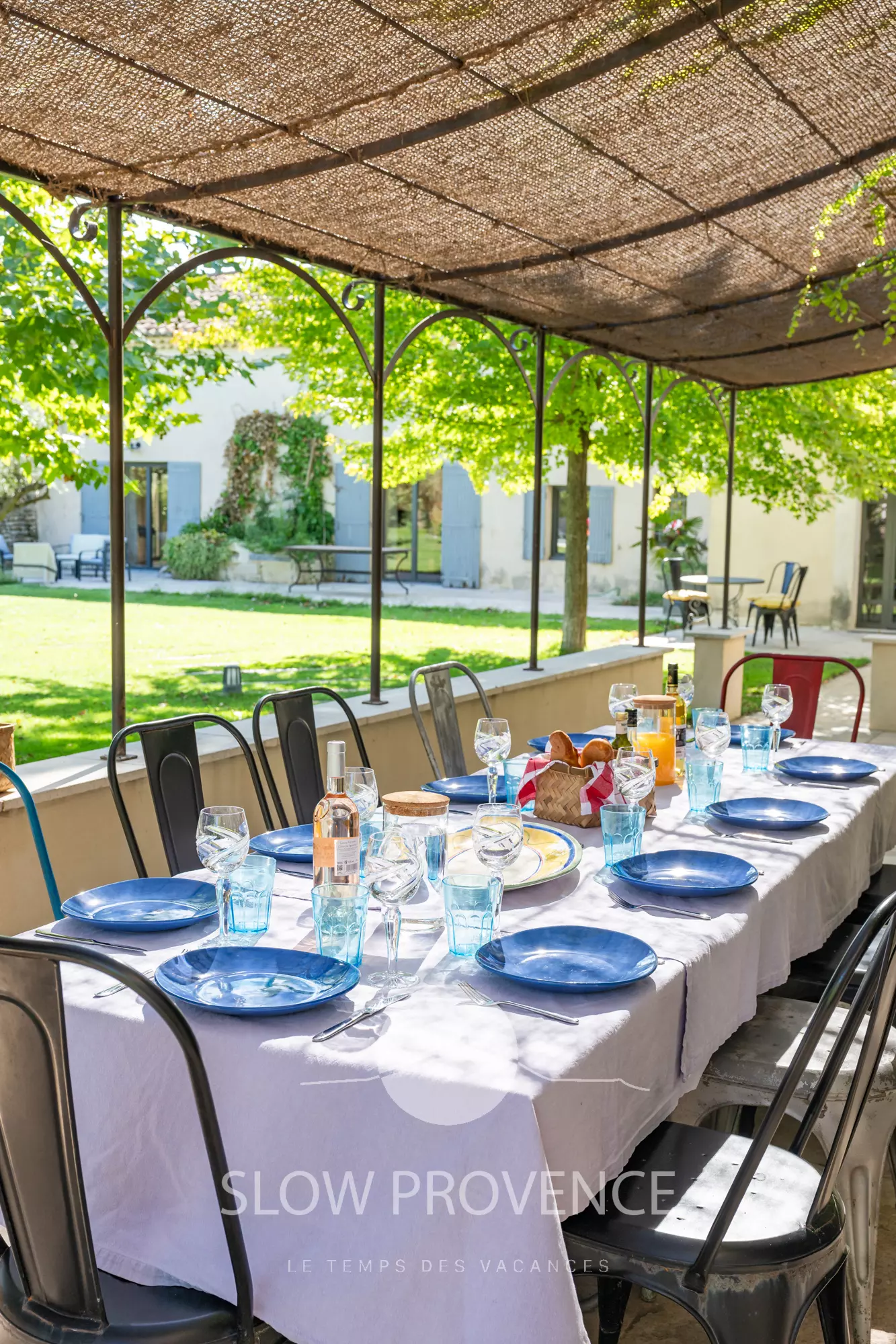 For moments of sharing with family or friends