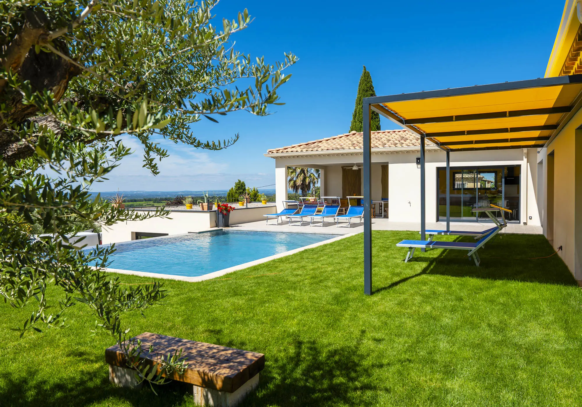 Piscine privée et jardin