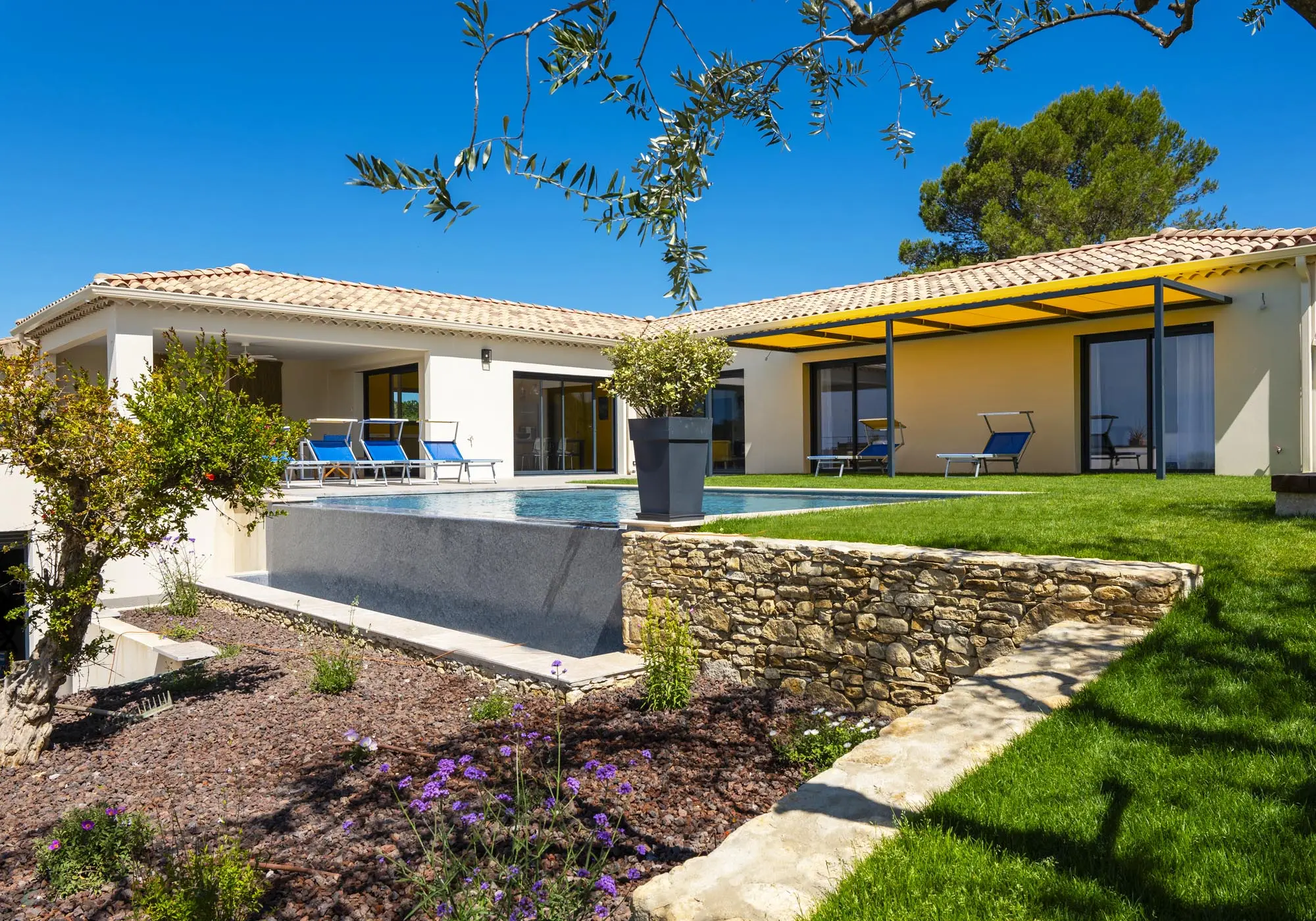 Piscine privée chauffée à débordement