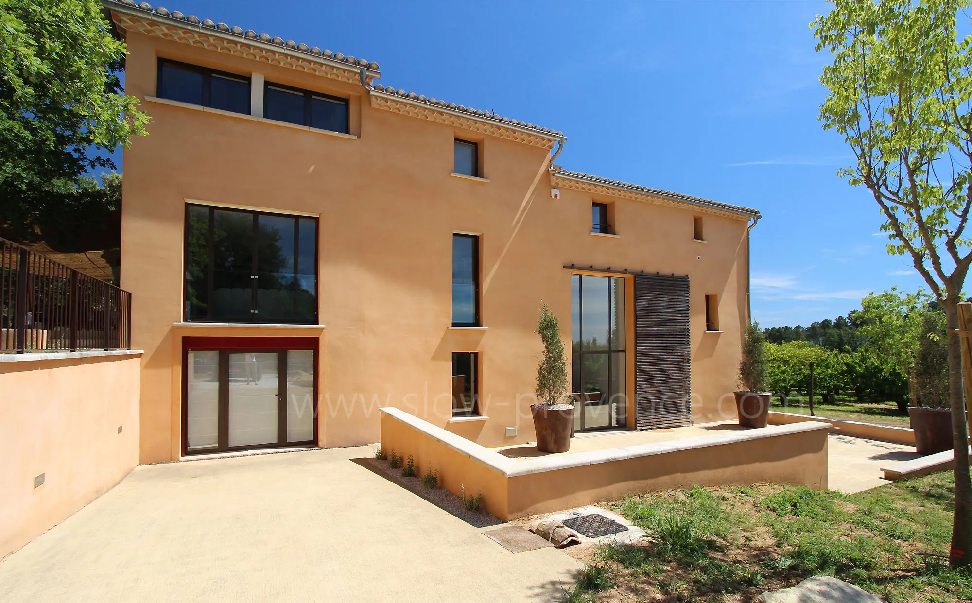 Une façade ocre traditionnelle