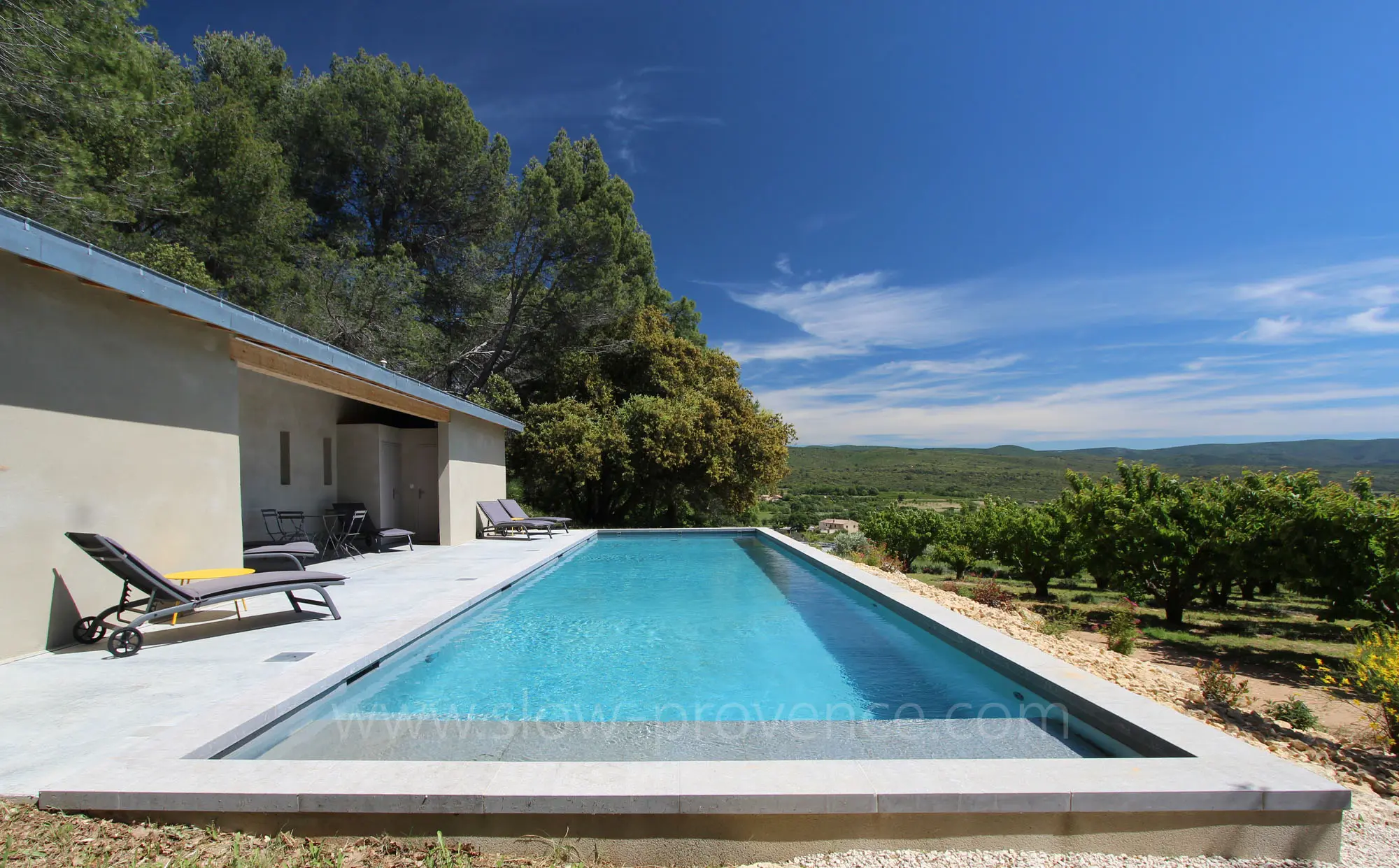 Une piscine chauffée de 15X4m